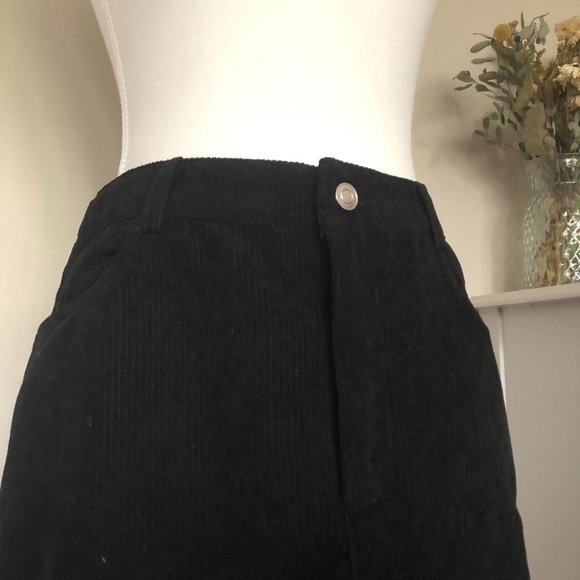 Shein black corduroy skirt - Picture 2 of 4